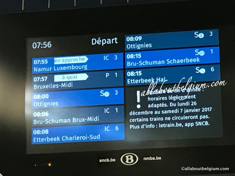 フランス語の電車発着掲示板。「Depart」と書いてあるのが目印