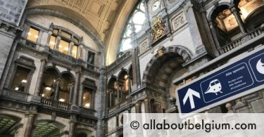 ベルギー・アントワープ駅構内の様子