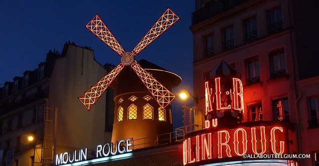 パリでショーを見る場合、閉演が22時近くになるため、パリで1泊したほうがベター