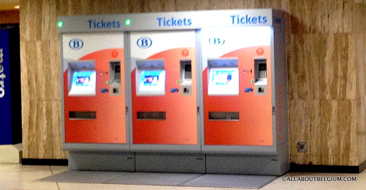 券売機ではブリュッセル市内行きの乗車チケットをクレジットカードで購入できます。