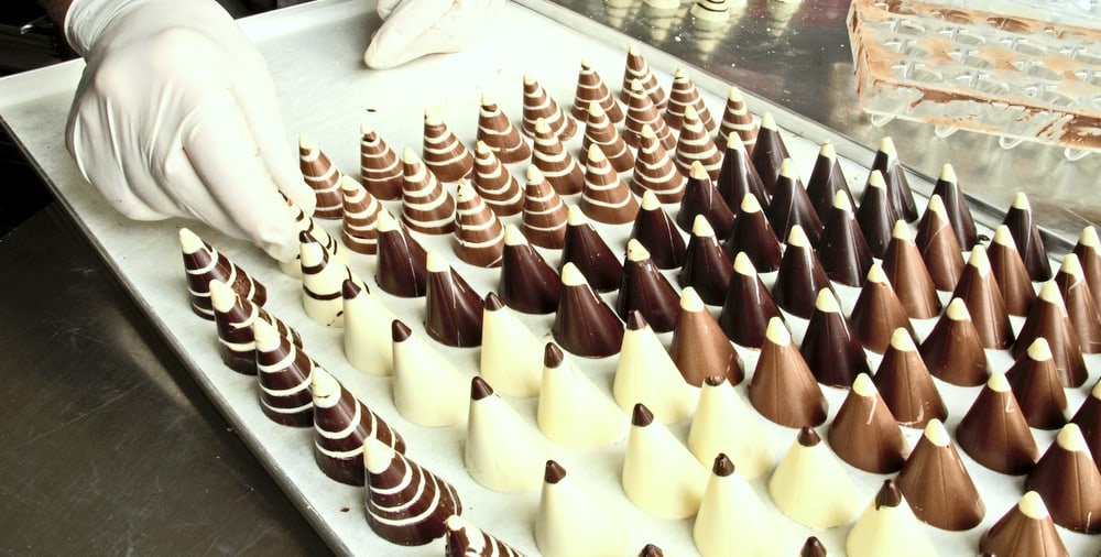 本場ベルギーで体験できるチョコレート手作り体験ツアー