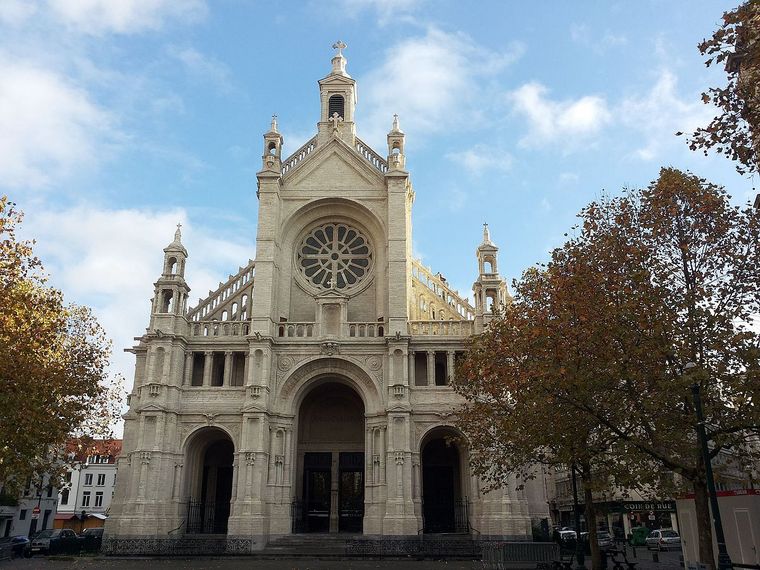 ブリュッセルに佇む聖カトリーヌ教会 黒いマリア像の伝説とは ベルギー観光旅行と生活情報サイト Belplus