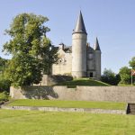 ベルギー古城巡り：5つの塔を持つヴェーヴ城へ