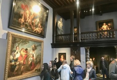 スタジオは何部屋にも分かれており、最も有名な「ルーベンスの肖像画」をはじめ、この時代の芸術家たちの絵画、彫刻、銀細工等がコレクションされています。