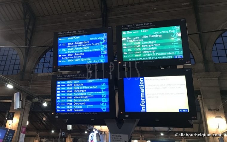 電車遅延の状況などもここでチェック。遅れる場合、どれくらい遅れるかが数字で表示されます。