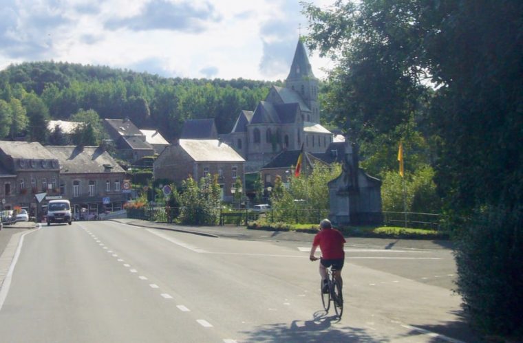 ベルギーの滞在別モデルプラン。自転車をレンタルしておとぎの街をサイクリング
