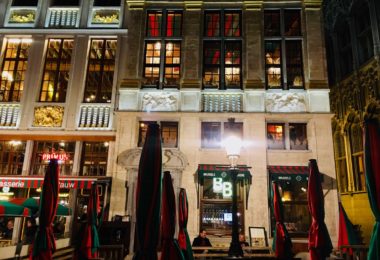 ベルギー・ブリュッセルの世界遺産・グランプラスの全体マップとおすすめレストラン、ショップ、カフェ一覧