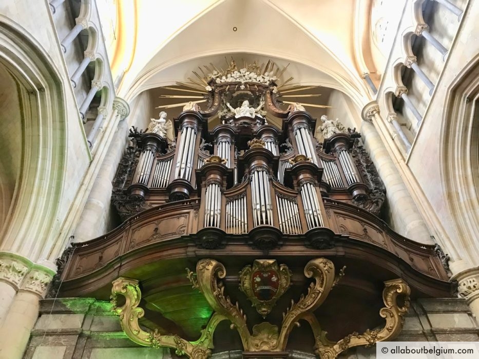 聖母大聖堂のパイプオルガン